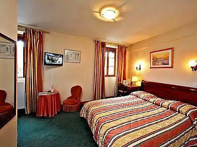 Logis Le Perigord Отель 2*